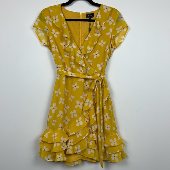 NWT Bardot Abstract Daisy Dress in Yellow - Picture 2 of 3